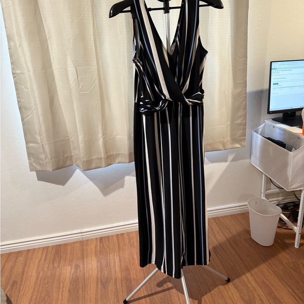 Candie's Monochrome Striped Outfit